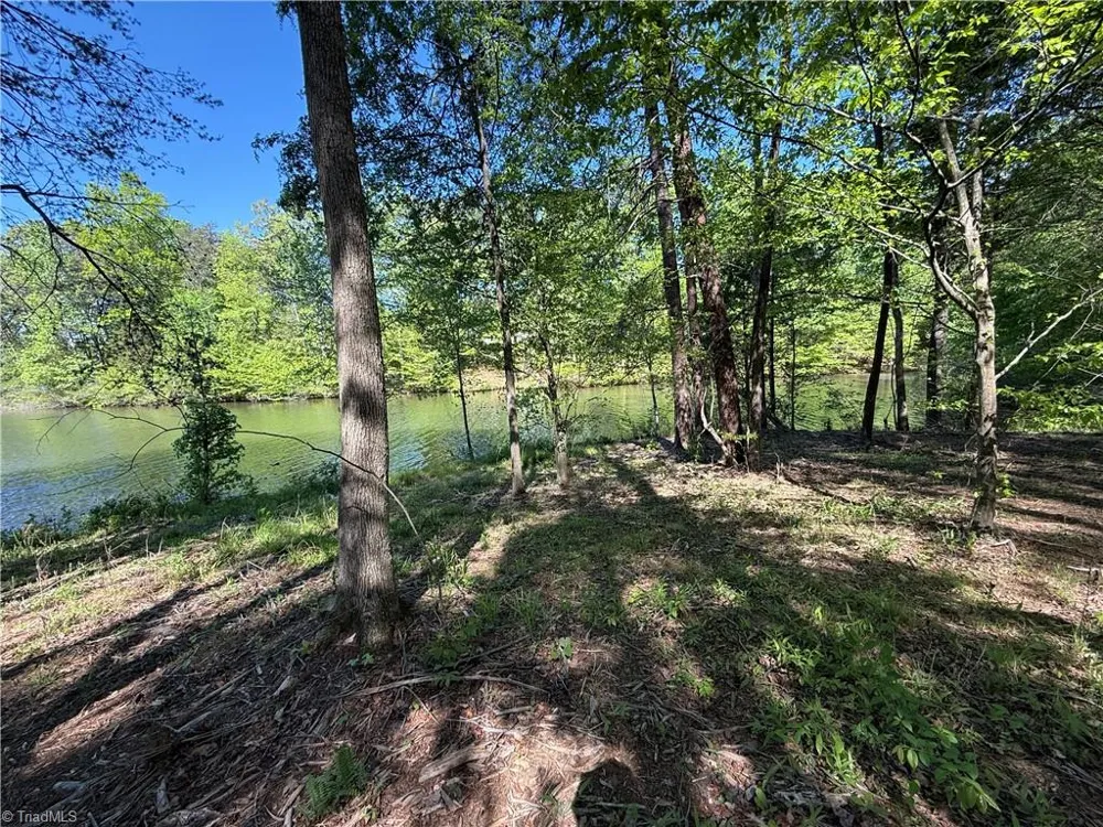 618 Crystal Cove Lane Yanceyville, NC 27379