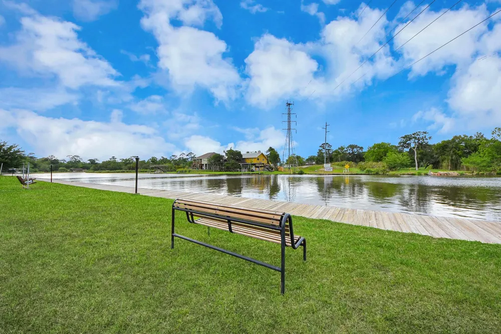2117 Casa Rio Circle Dickinson, TX 77539