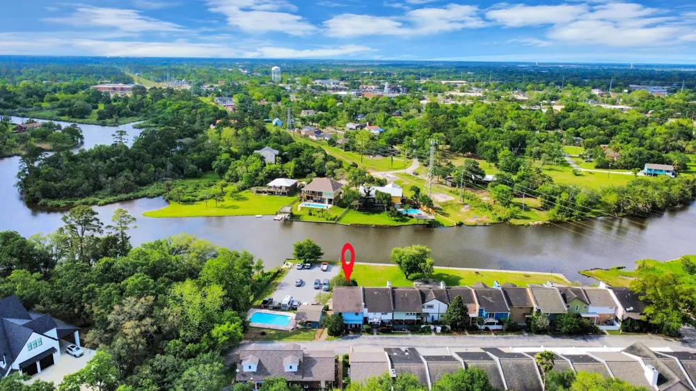2117 Casa Rio Circle Dickinson, TX 77539