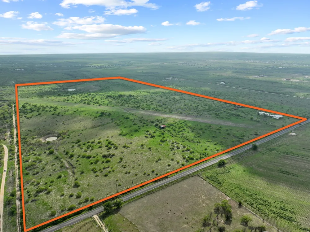 14104 Hokanson Road Del Valle, TX 78617