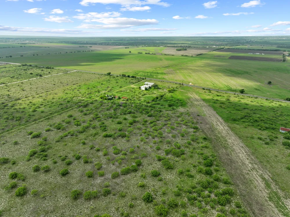 14104 Hokanson Road Del Valle, TX 78617
