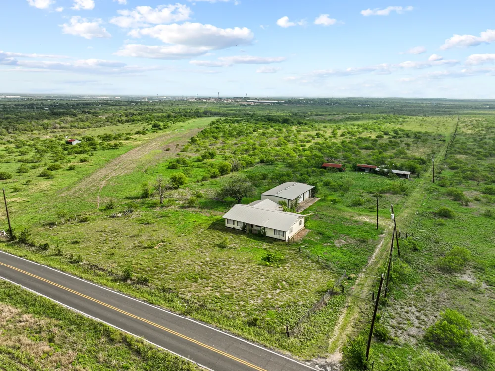 14104 Hokanson Road Del Valle, TX 78617