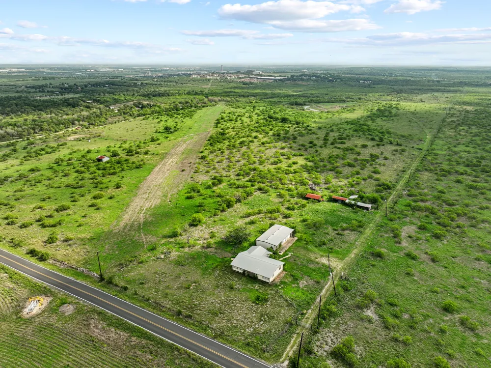14104 Hokanson Road Del Valle, TX 78617