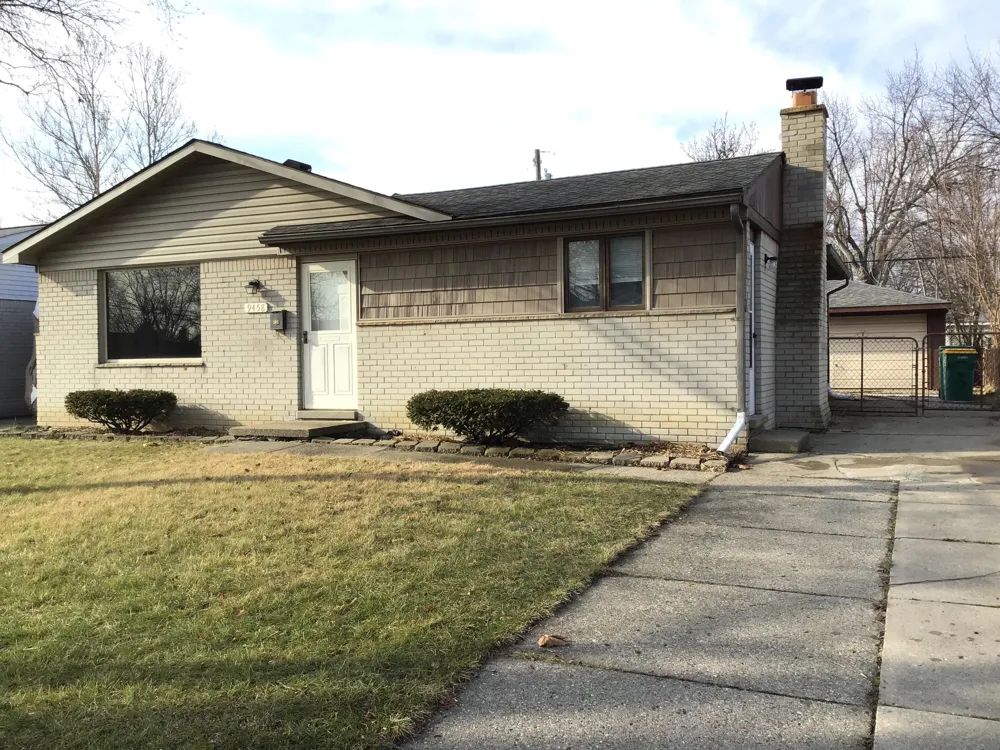 9458 Chamberlain Street Romulus, MI 48174