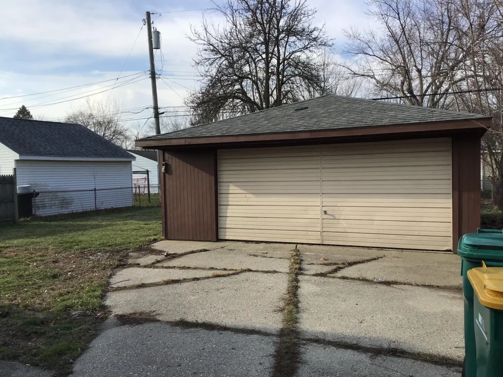9458 Chamberlain Street Romulus, MI 48174