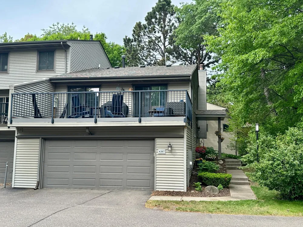 4367 Arden View Court Arden Hills, MN 55112