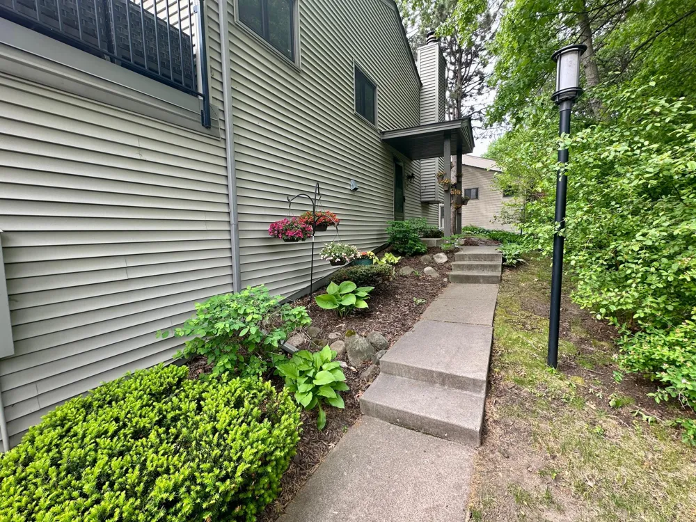 4367 Arden View Court Arden Hills, MN 55112