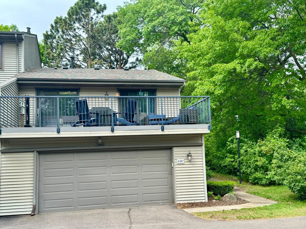 4367 Arden View Court Arden Hills, MN 55112