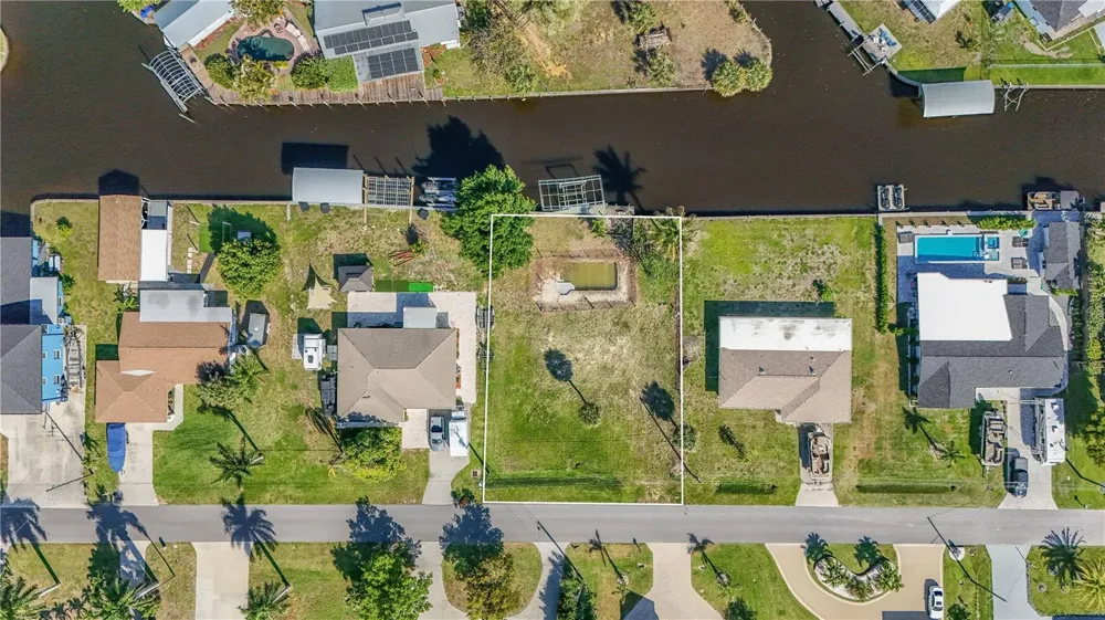 116 E NORTH SHORE AVENUE North Fort Myers, FL 33917