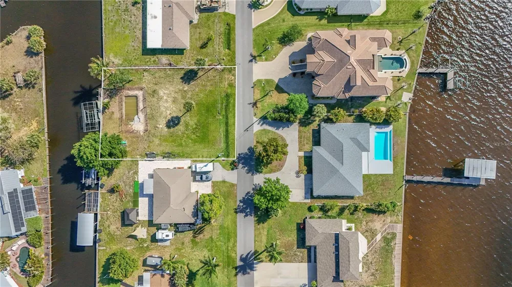 116 E NORTH SHORE AVENUE North Fort Myers, FL 33917