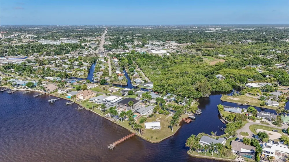 116 E NORTH SHORE AVENUE North Fort Myers, FL 33917
