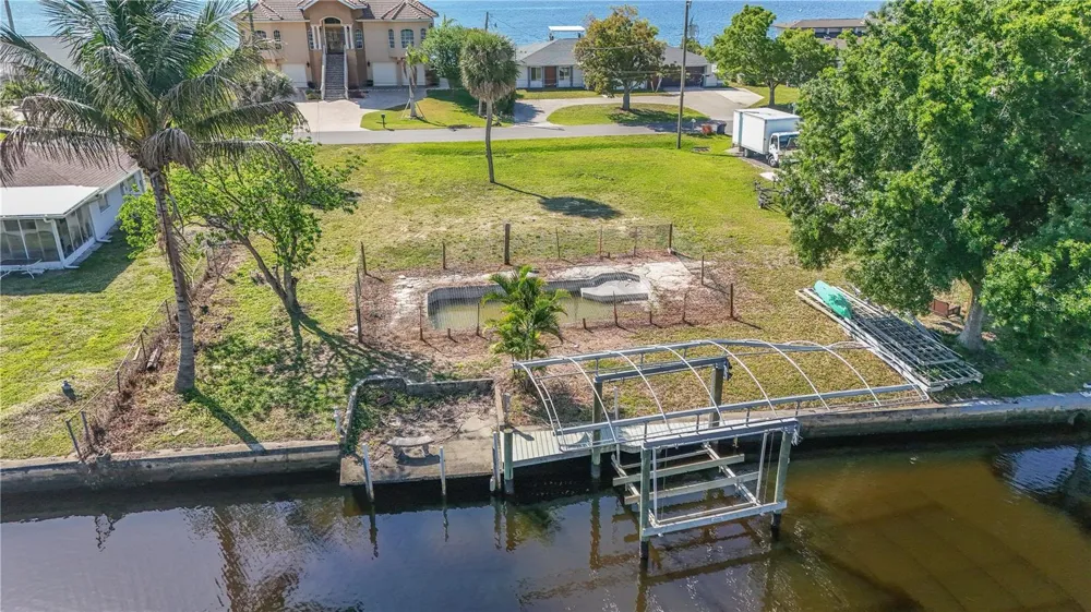 116 E NORTH SHORE AVENUE North Fort Myers, FL 33917
