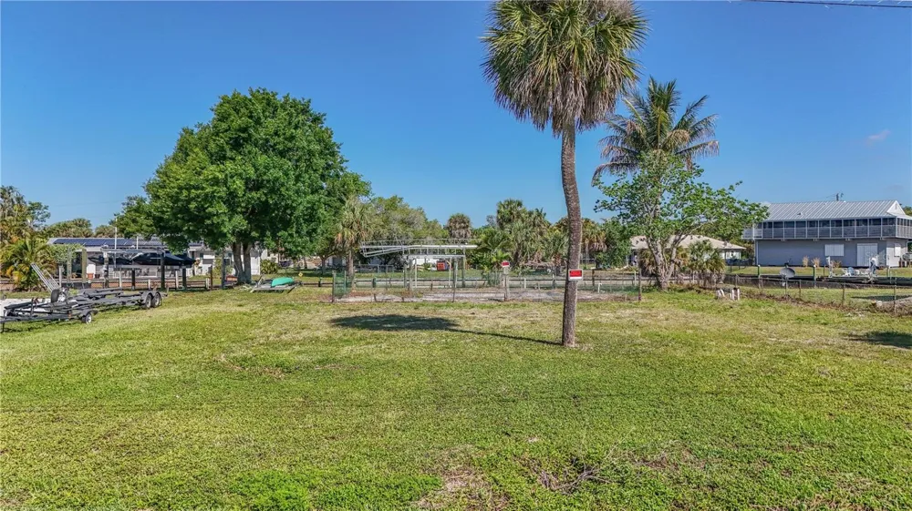 116 E NORTH SHORE AVENUE North Fort Myers, FL 33917