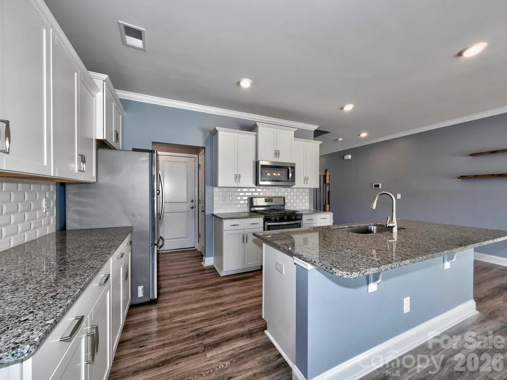 915 Emma Kate Court Lake Wylie, SC 29710