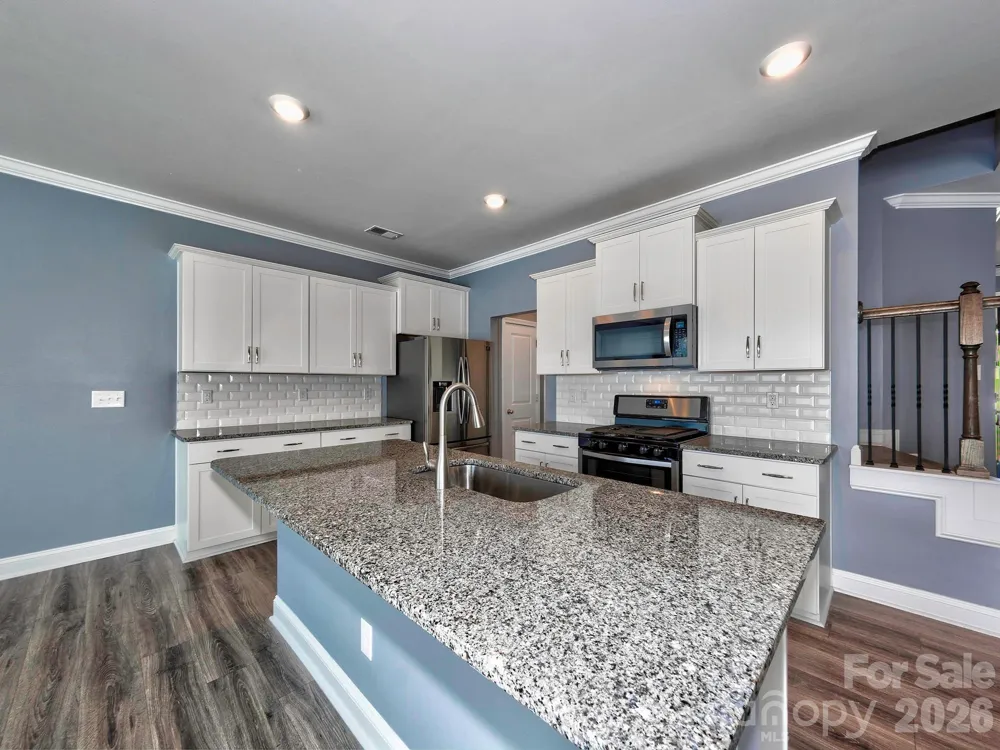 915 Emma Kate Court Lake Wylie, SC 29710