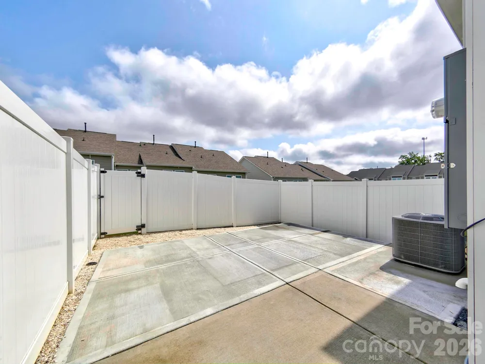 915 Emma Kate Court Lake Wylie, SC 29710