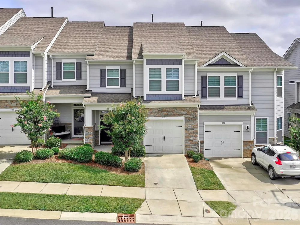 915 Emma Kate Court Lake Wylie, SC 29710