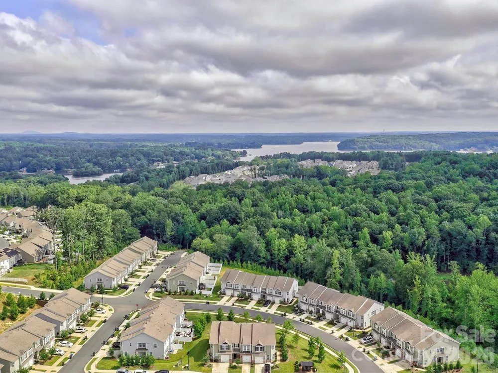 915 Emma Kate Court Lake Wylie, SC 29710