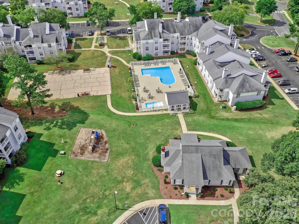 915 Emma Kate Court Lake Wylie, SC 29710