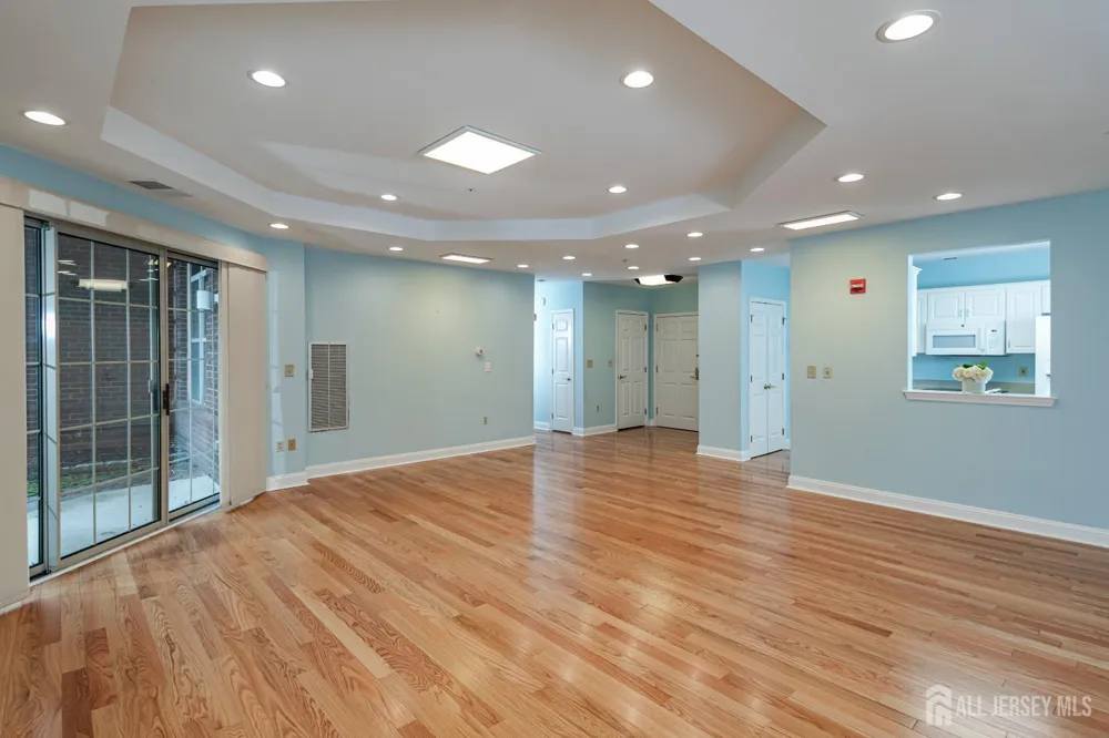 2033 Windrow Drive Middlesex, NJ 08540