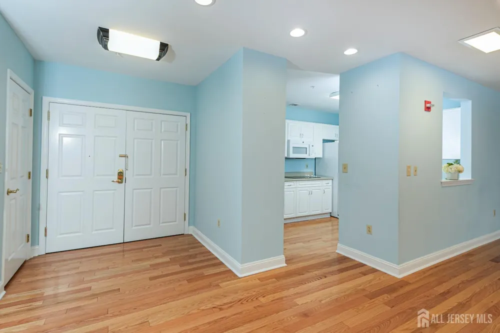 2033 Windrow Drive Middlesex, NJ 08540