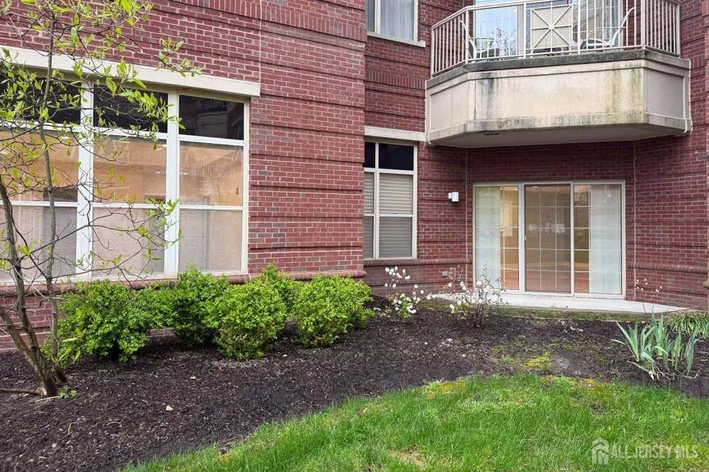 2033 Windrow Drive Middlesex, NJ 08540