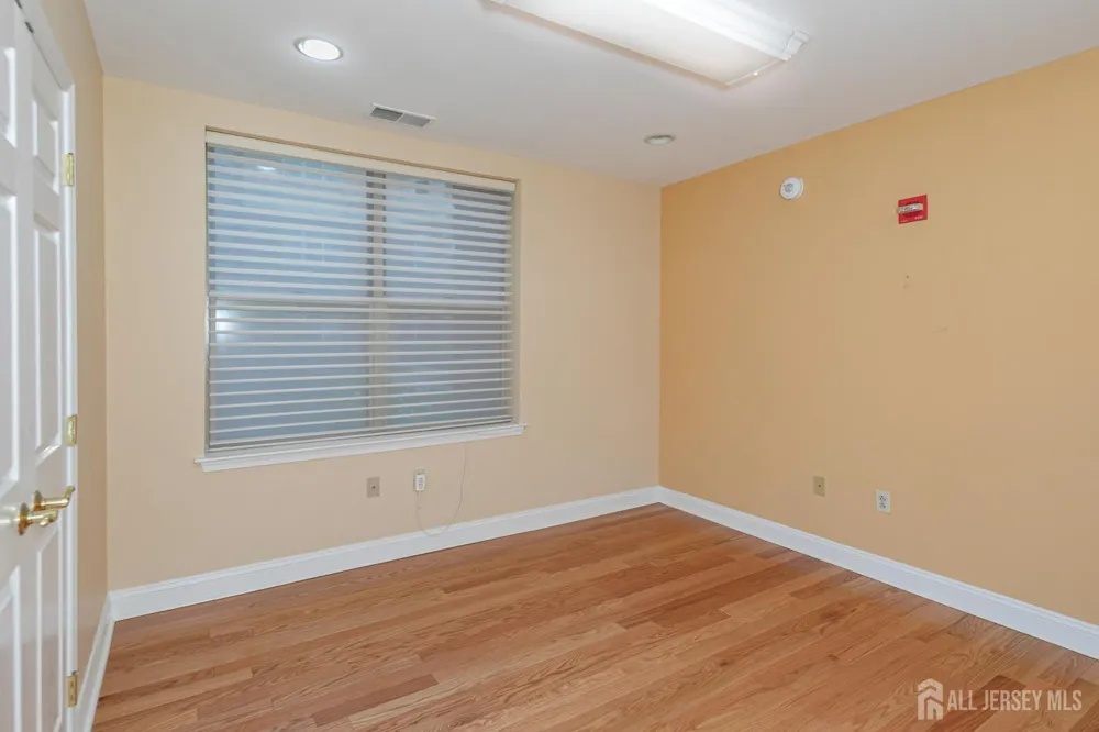2033 Windrow Drive Middlesex, NJ 08540