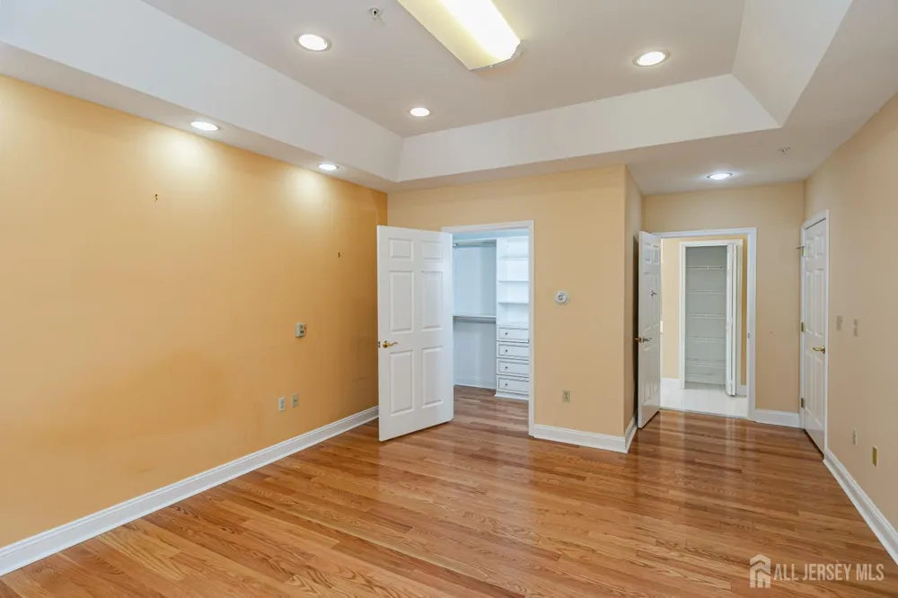 2033 Windrow Drive Middlesex, NJ 08540