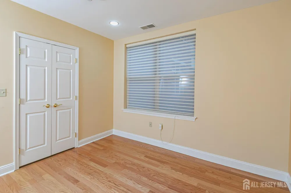 2033 Windrow Drive Middlesex, NJ 08540
