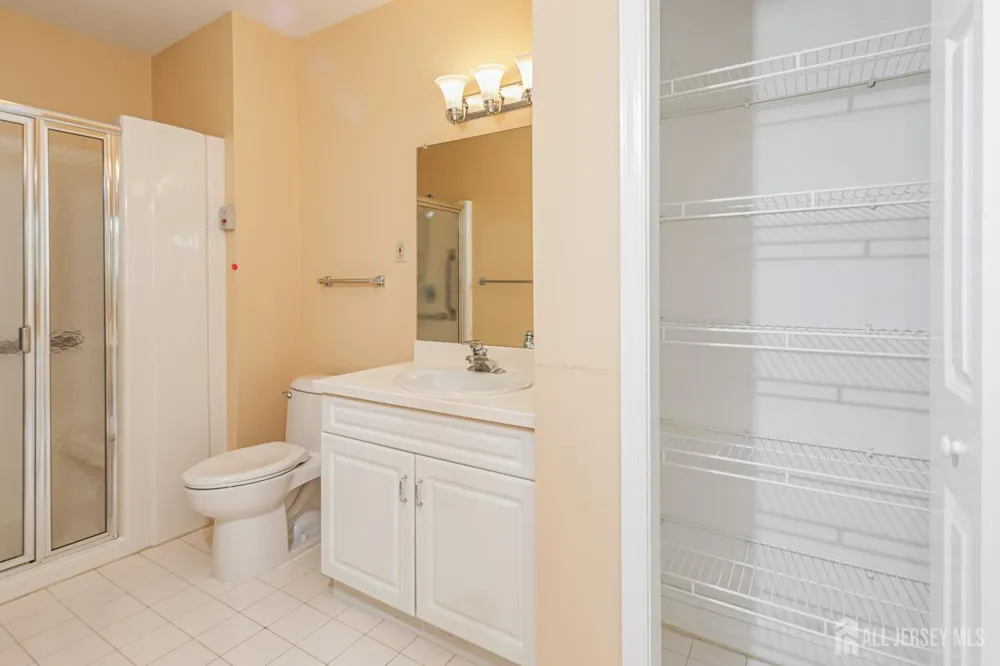 2033 Windrow Drive Middlesex, NJ 08540