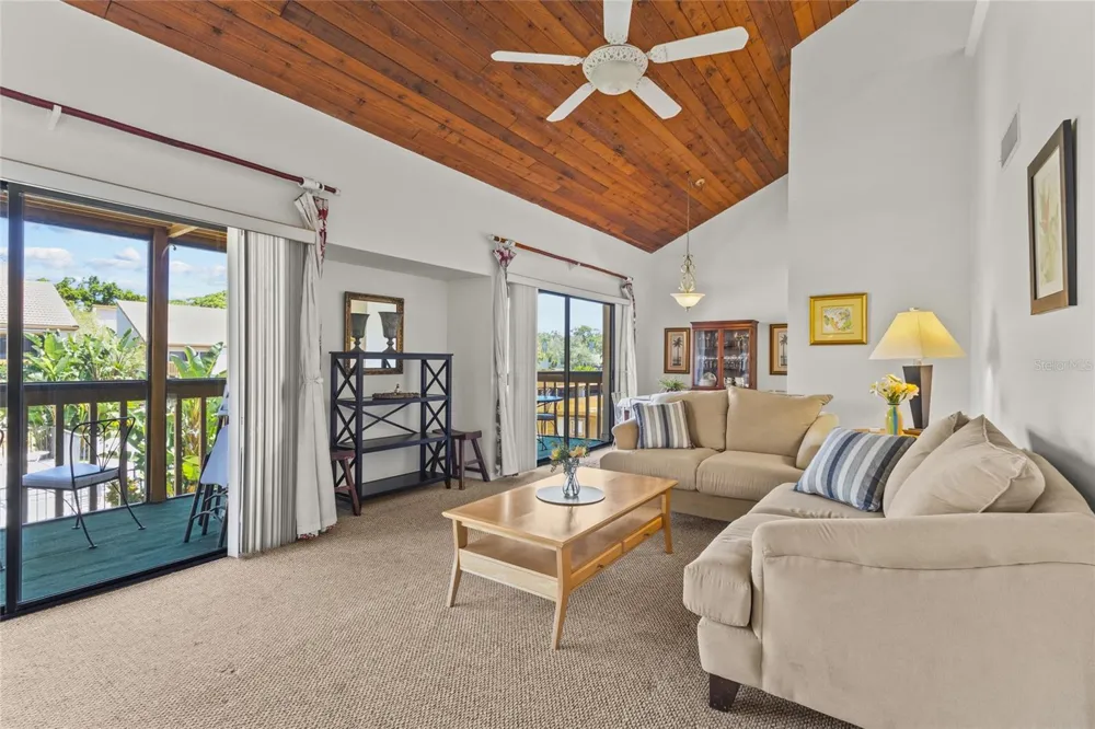 3033 WILLOW GREEN #10 Sarasota, FL 34235