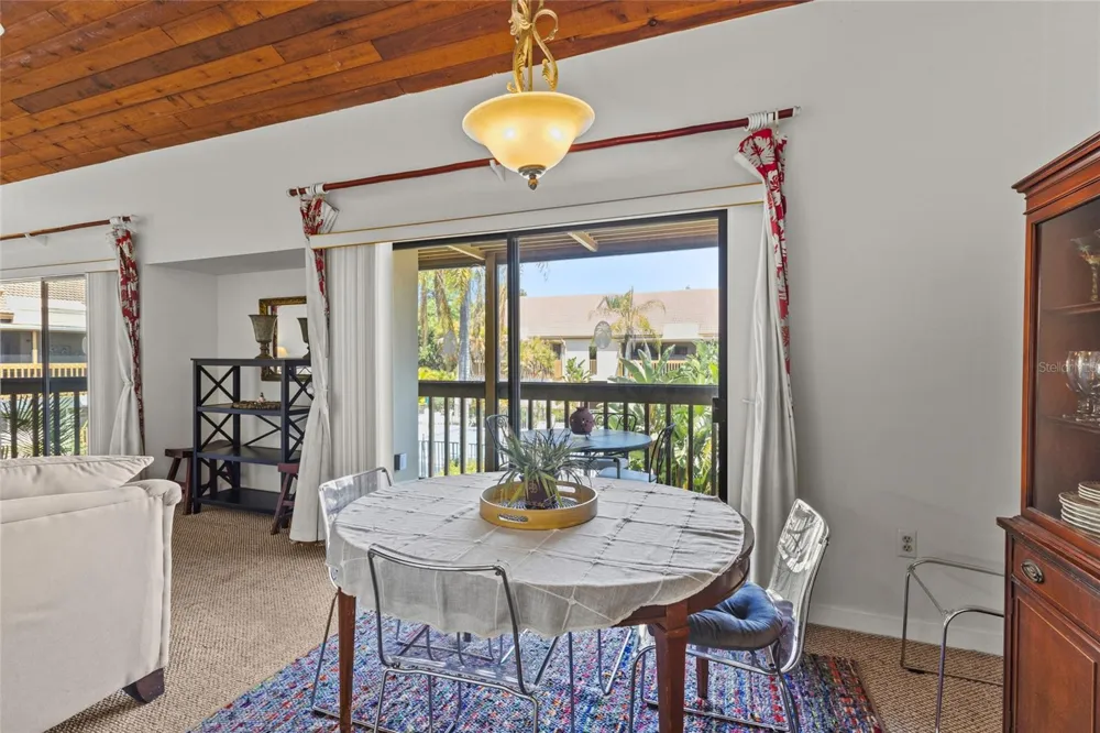 3033 WILLOW GREEN #10 Sarasota, FL 34235