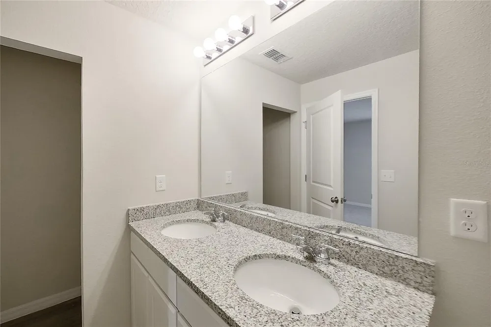8755 NOBLETON WAY Dunnellon, FL 34434