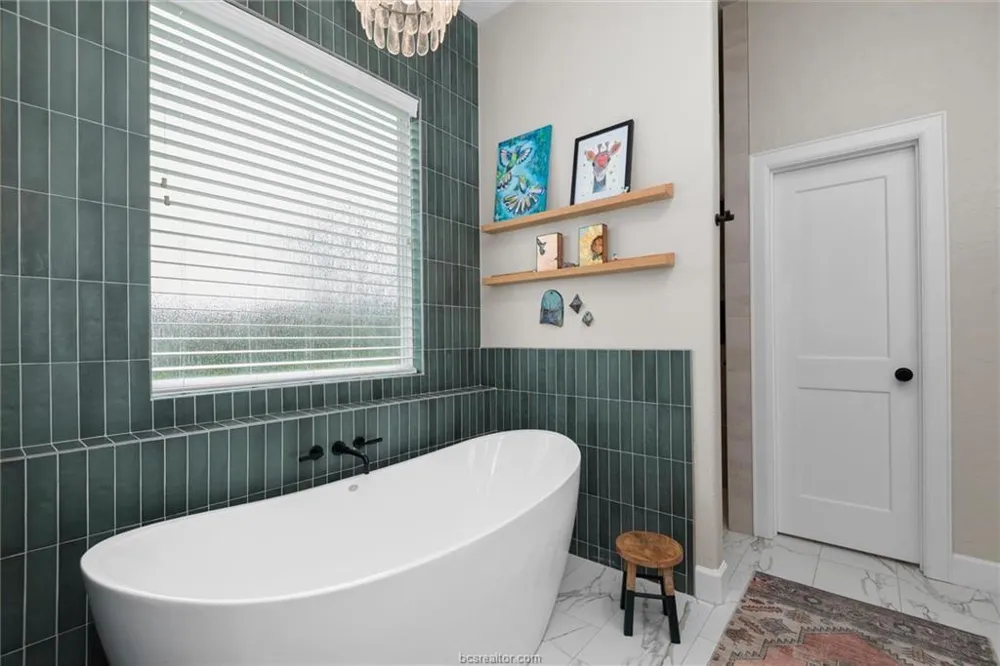 914 Axis Lane Franklin, TX 77856