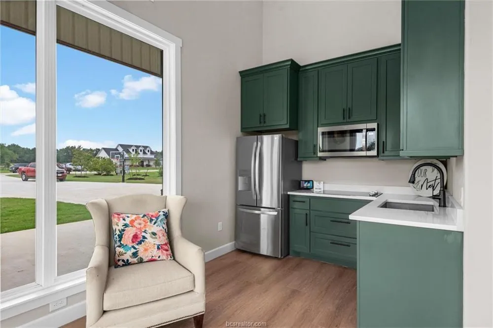 914 Axis Lane Franklin, TX 77856