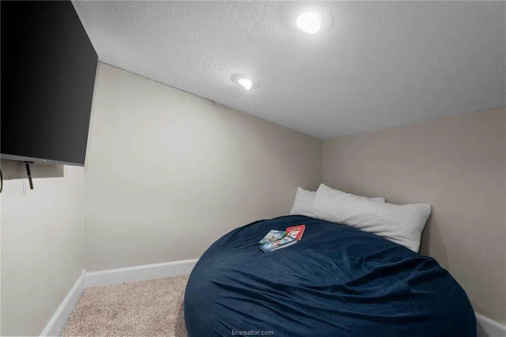 914 Axis Lane Franklin, TX 77856