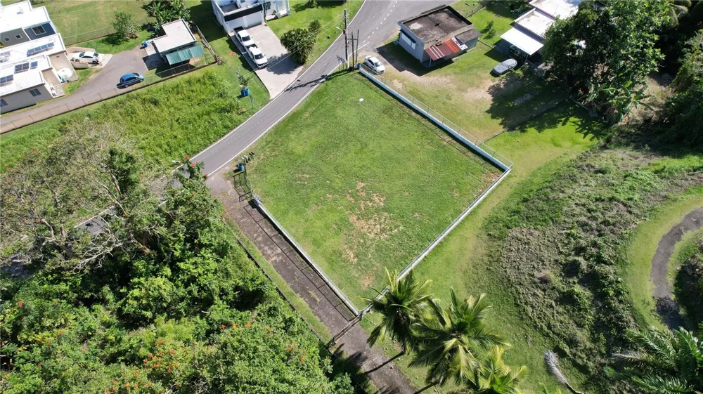 637ST BO MIRAFLORES #8-A Arecibo, PR 00612