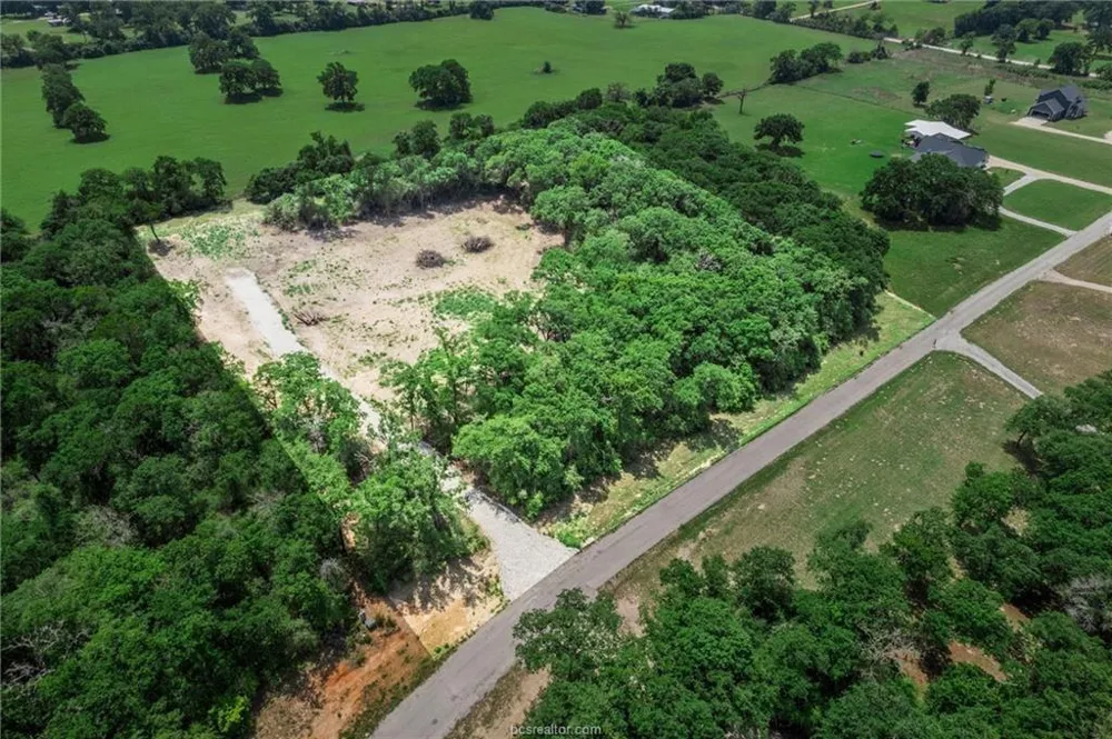 1311 Azalea Drive Franklin, TX 77856