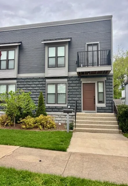 328 Maple Avenue