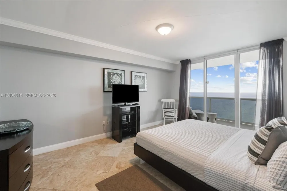 1830 S OCEAN DR #4803 Hallandale Beach, FL 33009