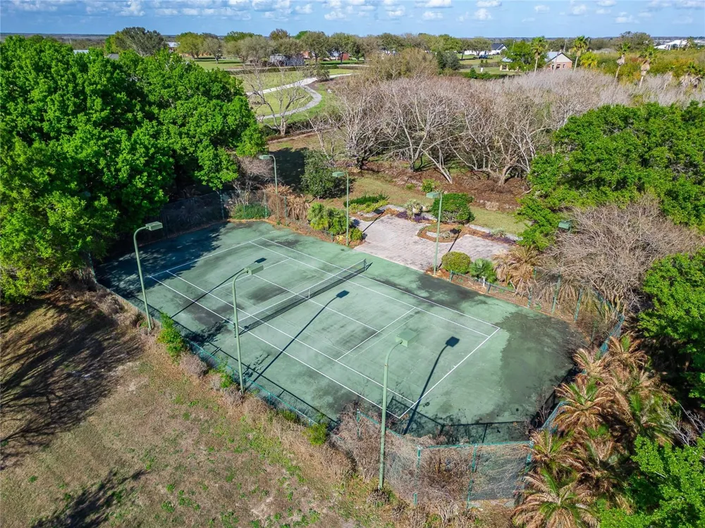 ADAMS BARN ROAD Auburndale, FL 33823