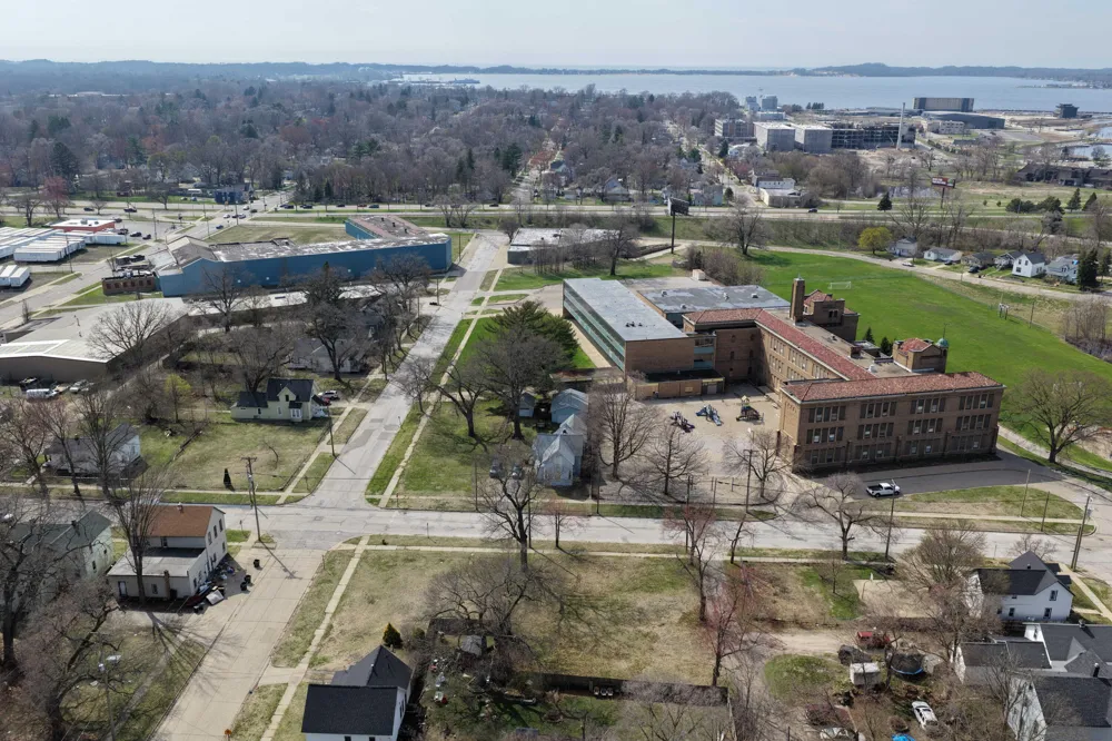1468 8th Street Muskegon, MI 49441