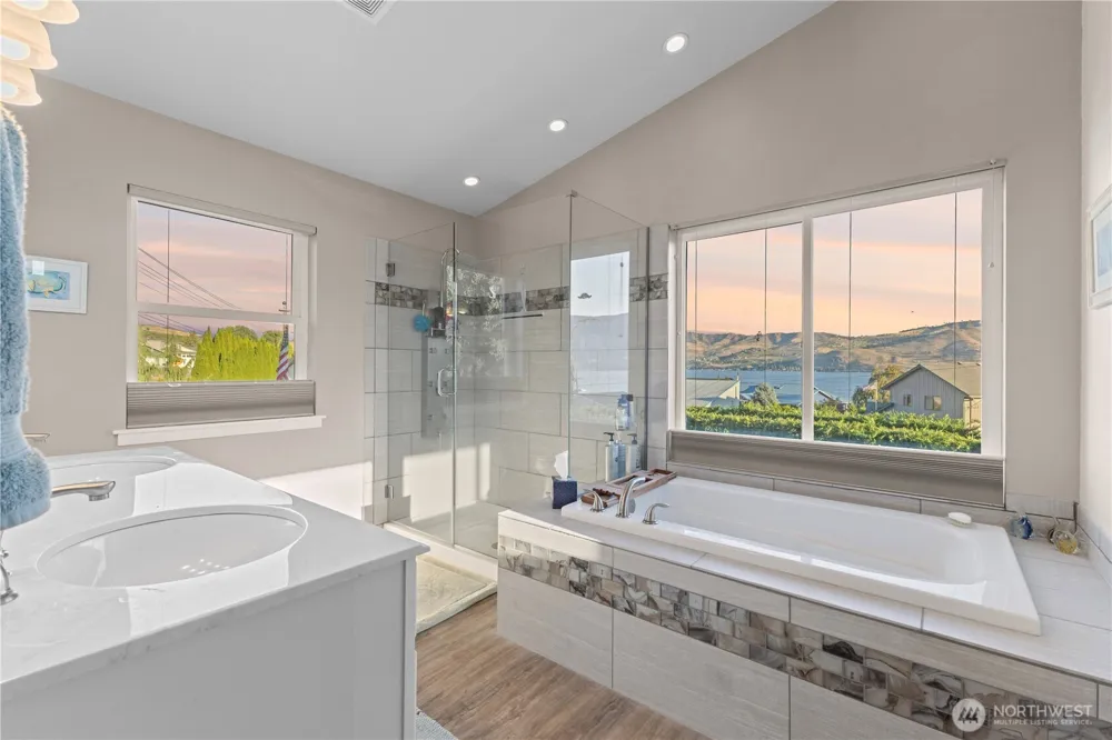 11 Lizzie Lane Manson, WA 98831