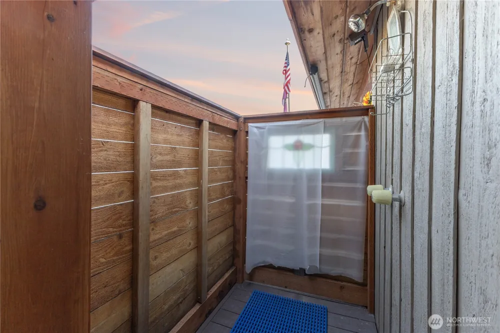 11 Lizzie Lane Manson, WA 98831