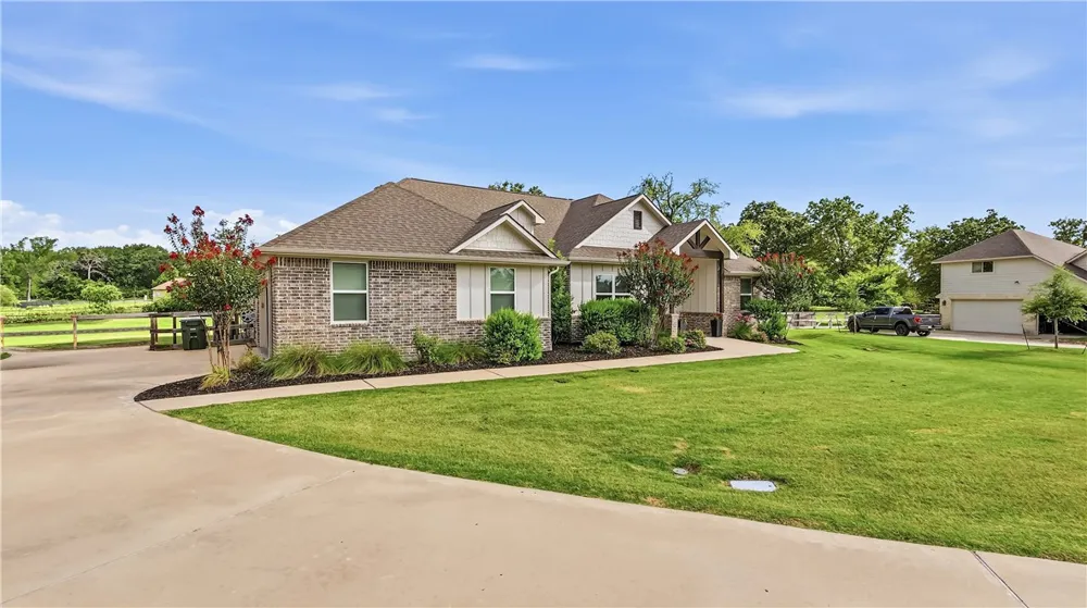 10468 Cornwall Lane Iola, TX 77861