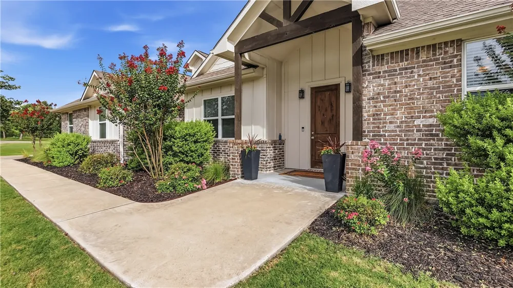 10468 Cornwall Lane Iola, TX 77861