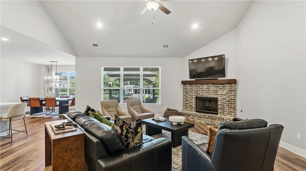 10468 Cornwall Lane Iola, TX 77861