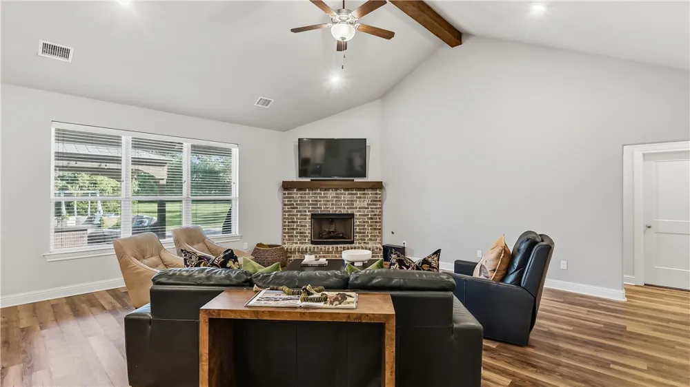 10468 Cornwall Lane Iola, TX 77861