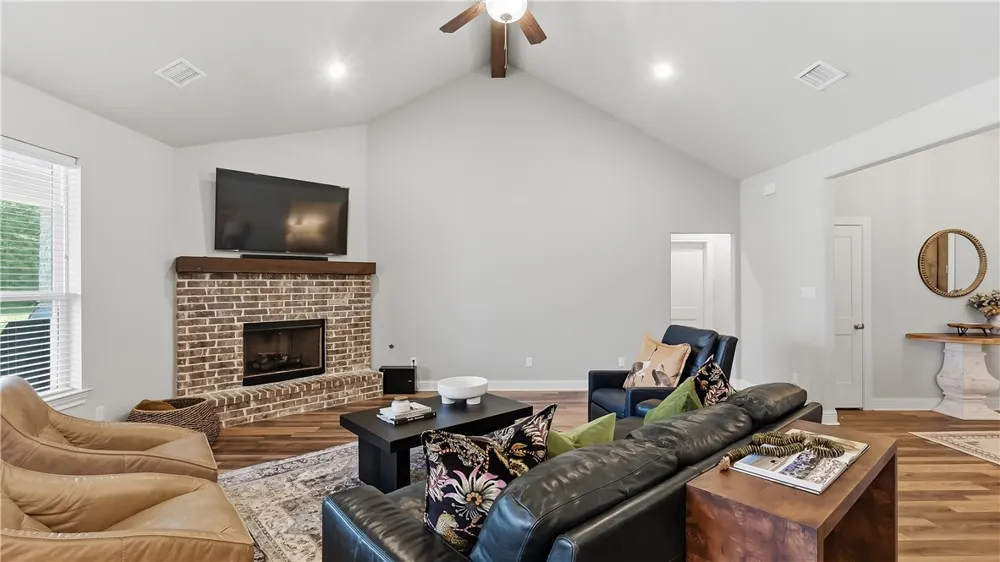 10468 Cornwall Lane Iola, TX 77861