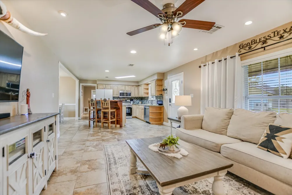 874 Pine Lane Cottonwood Shores, TX 78657